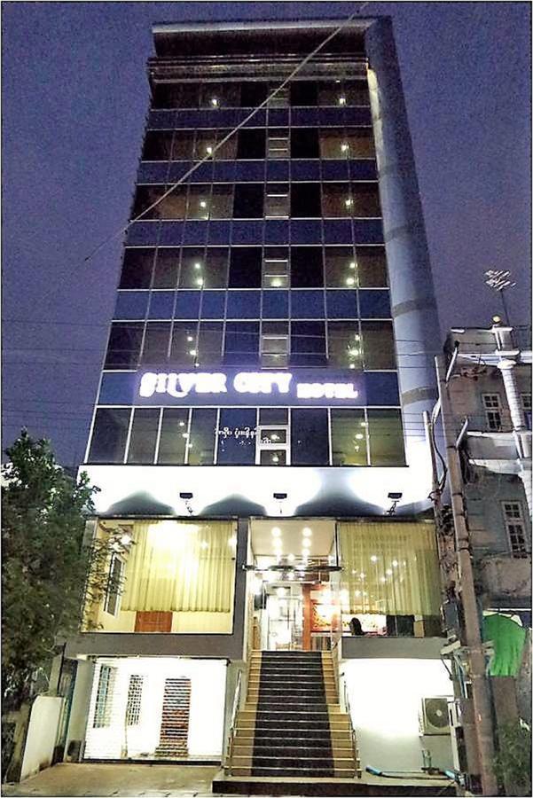실버 시티 호텔 만달레이 외부 사진